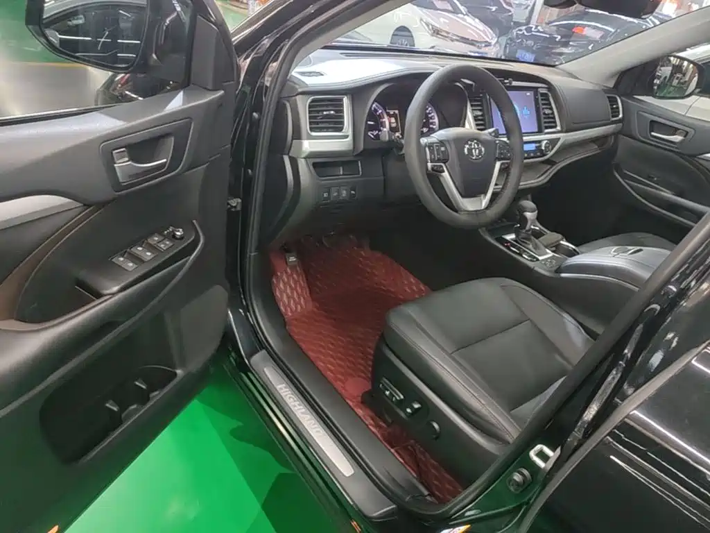 Toyota Highlander — миниатюра 16