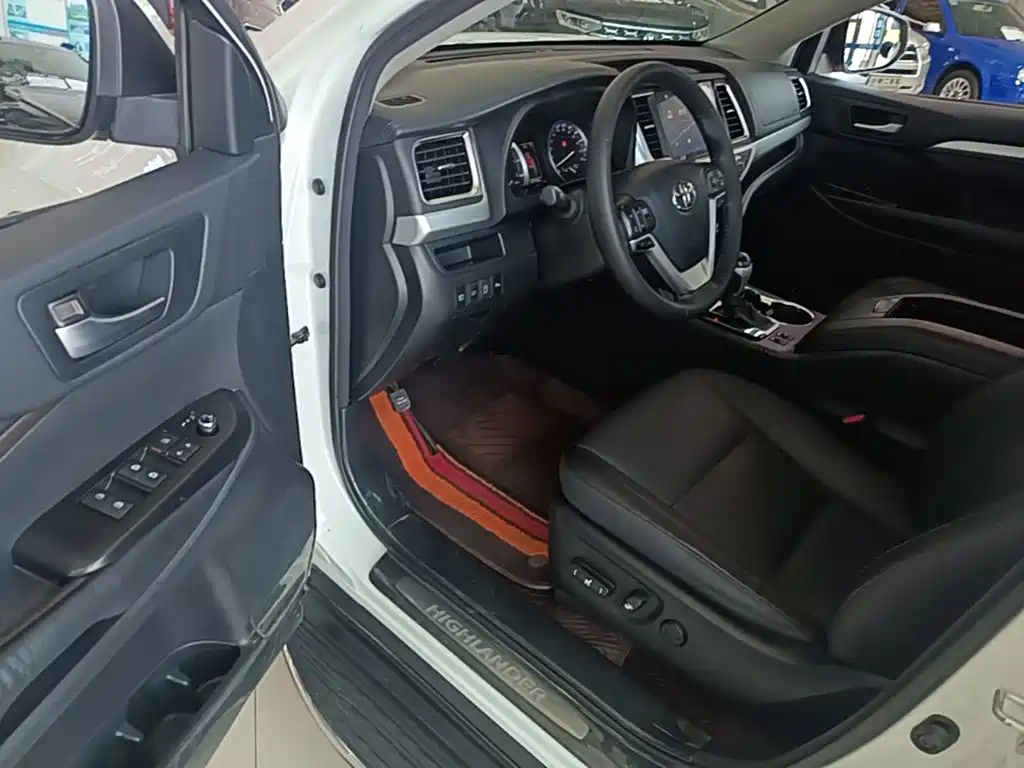 Toyota Highlander — миниатюра 16
