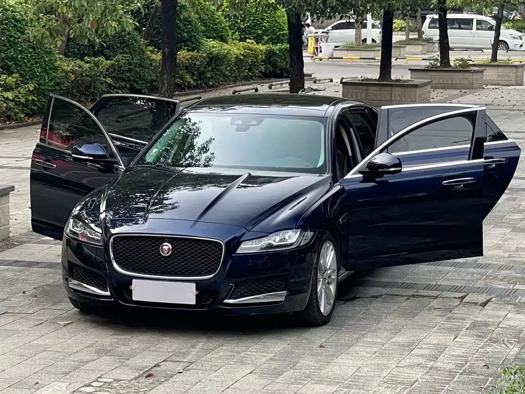 Jaguar XFL XFL 2.0T P250 4WD Premium Edition, фото 15