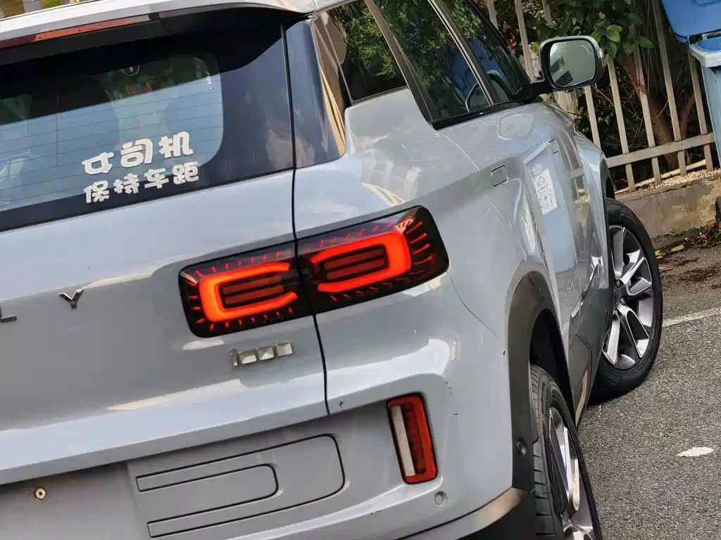 Geely Icon 2020 1.5TD i9 BSG