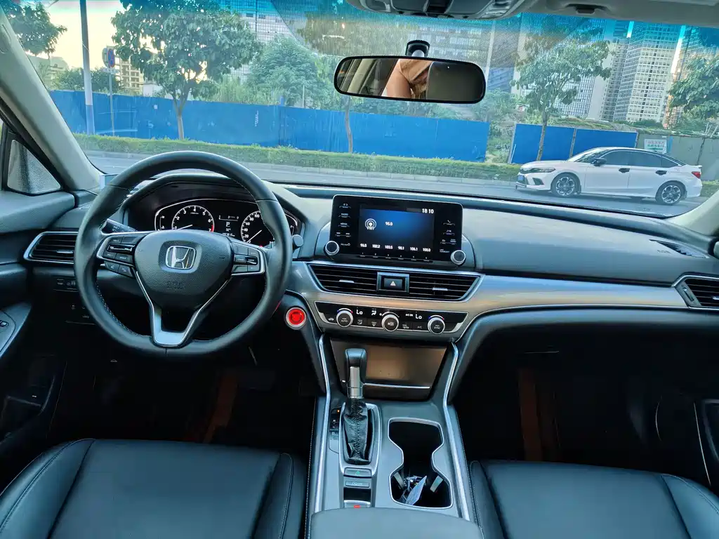 Honda Accord — миниатюра 10