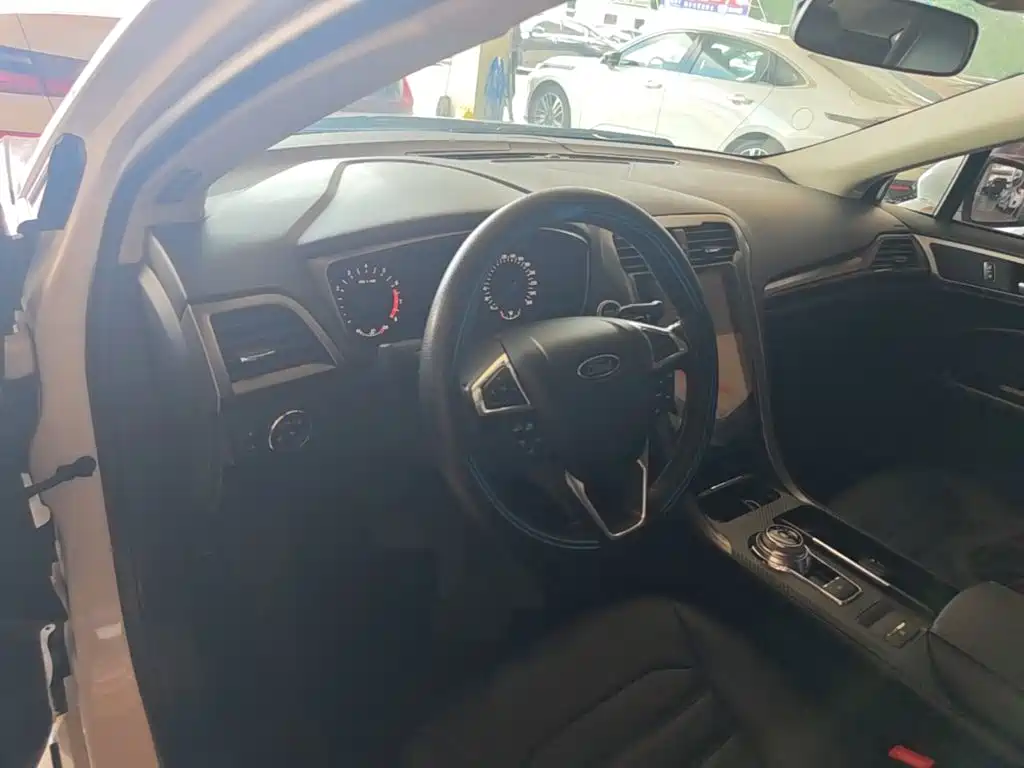 Ford Mondeo — миниатюра 10