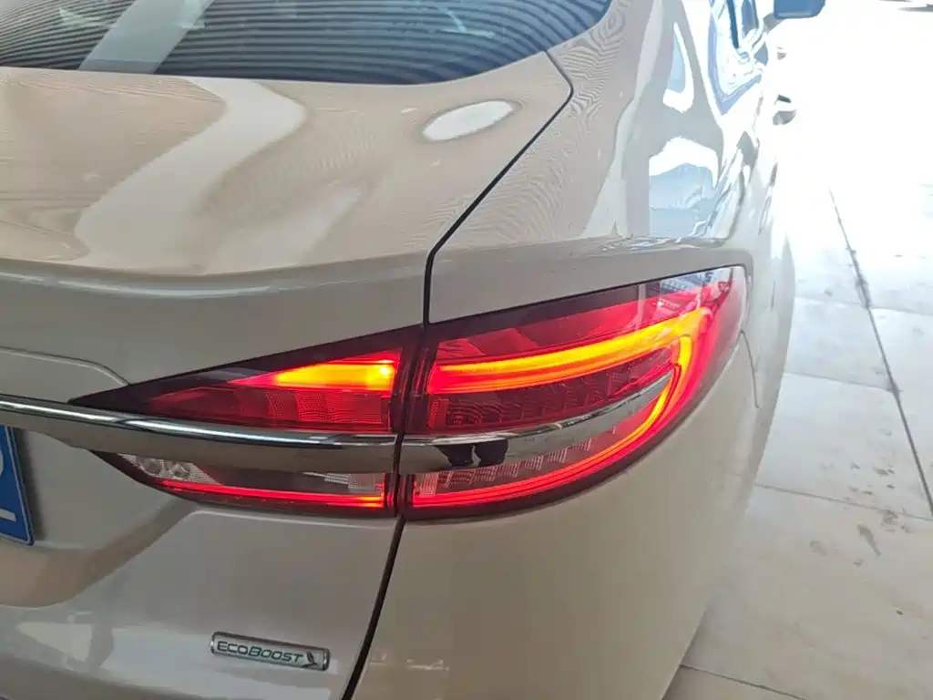 Ford Mondeo — миниатюра 8