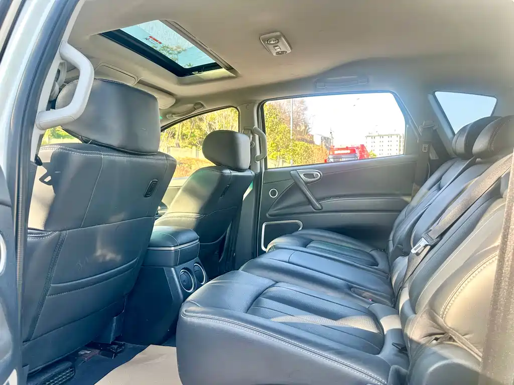 Luxgen Big 7 SUV — миниатюра 27