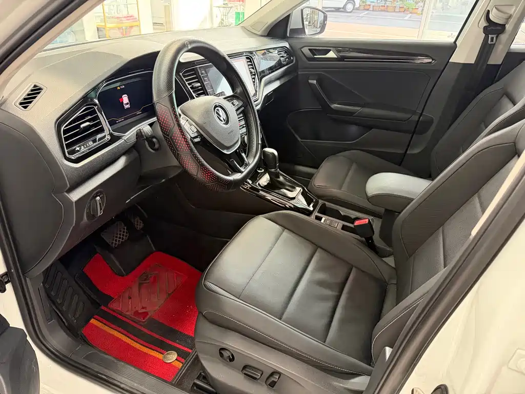 Volkswagen T-Roc — миниатюра 6