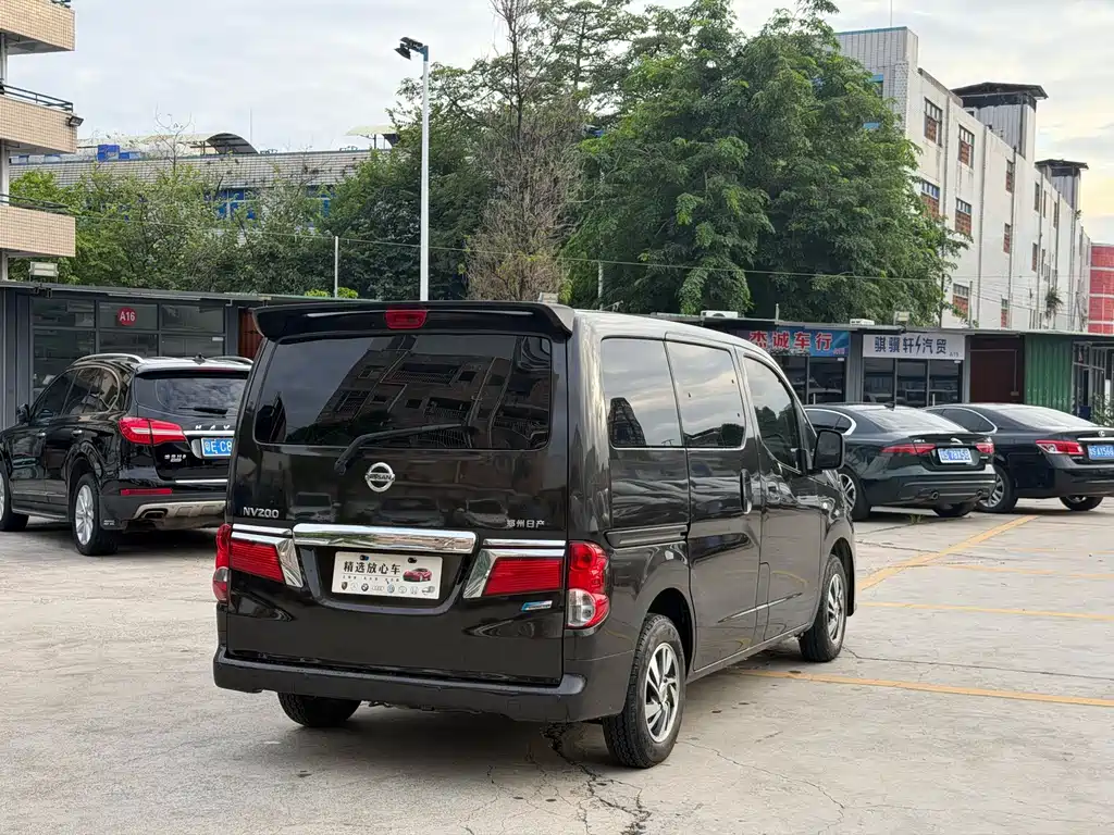Nissan NV200 — миниатюра 4