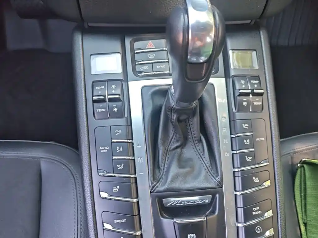 Porsche Macan — миниатюра 14