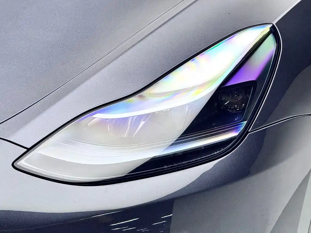Tesla Model Y — миниатюра 7