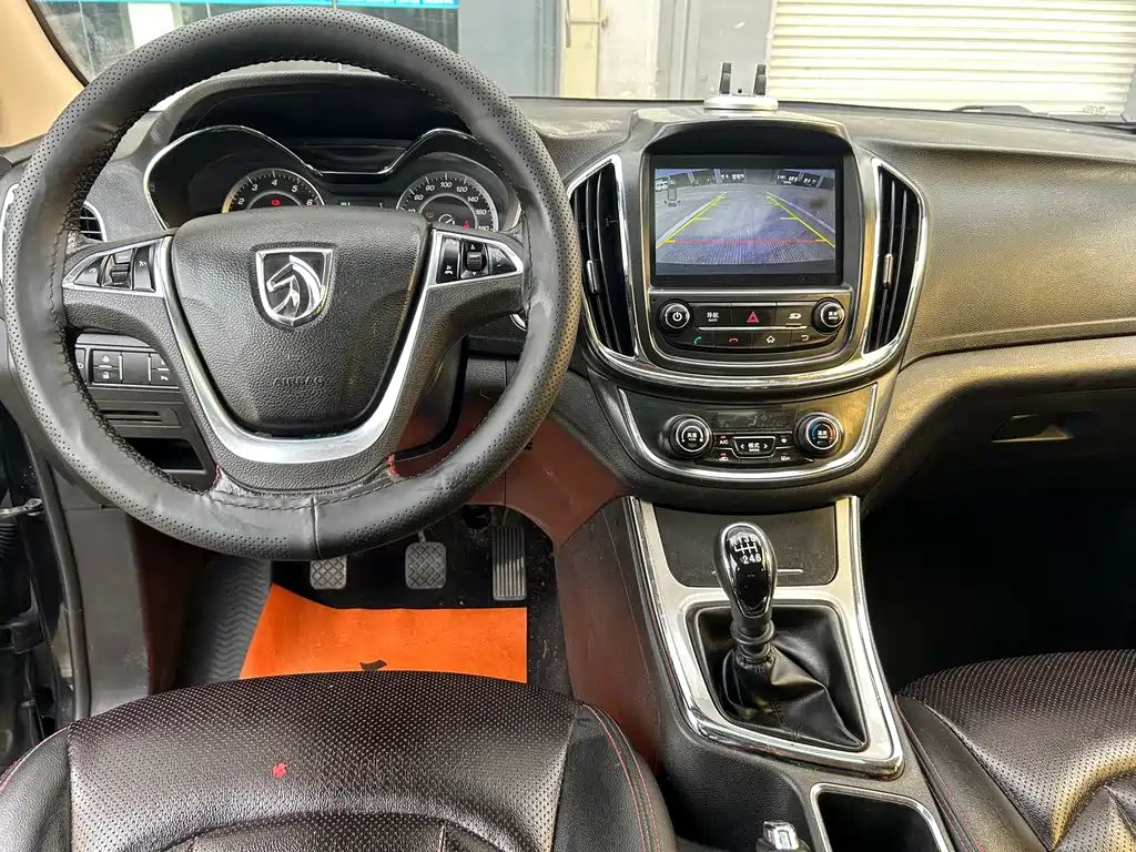 Baojun 560 2016 1.8L MT Luxury