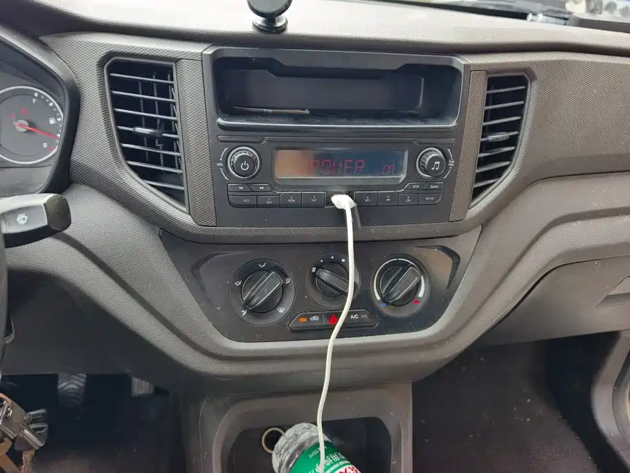 Wuling Hongguang V — миниатюра 13