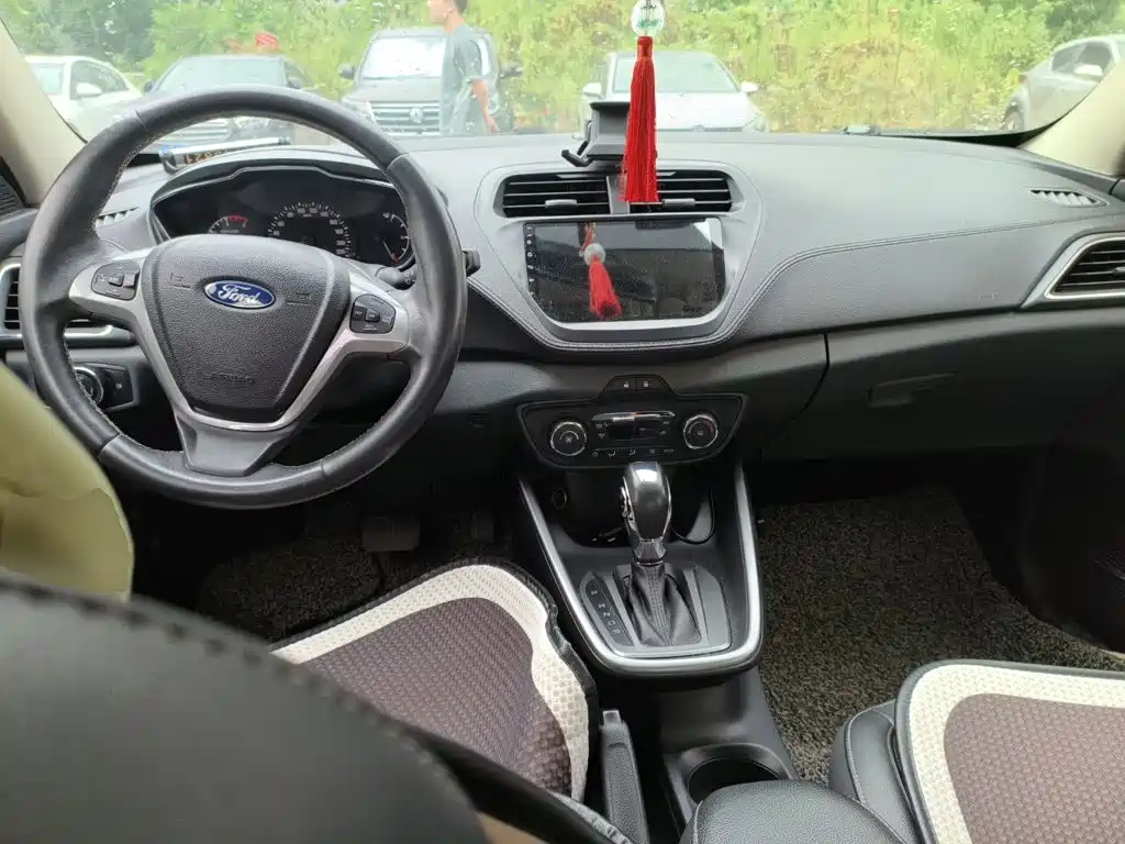 Ford Escort — миниатюра 10