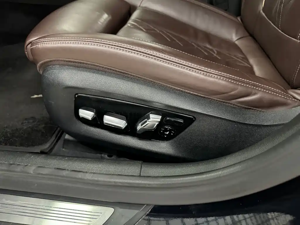 BMW 5 Series (Import) — миниатюра 20