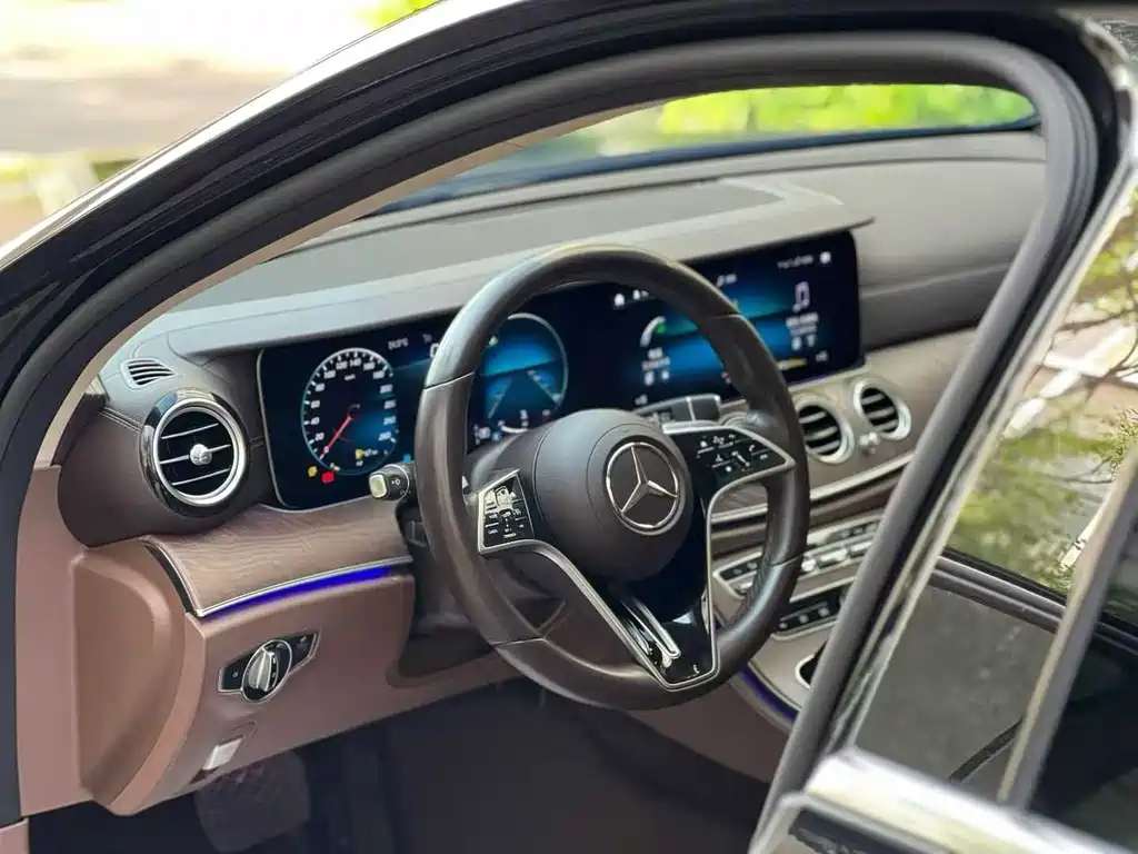 Mercedes-Benz E-Class — миниатюра 4