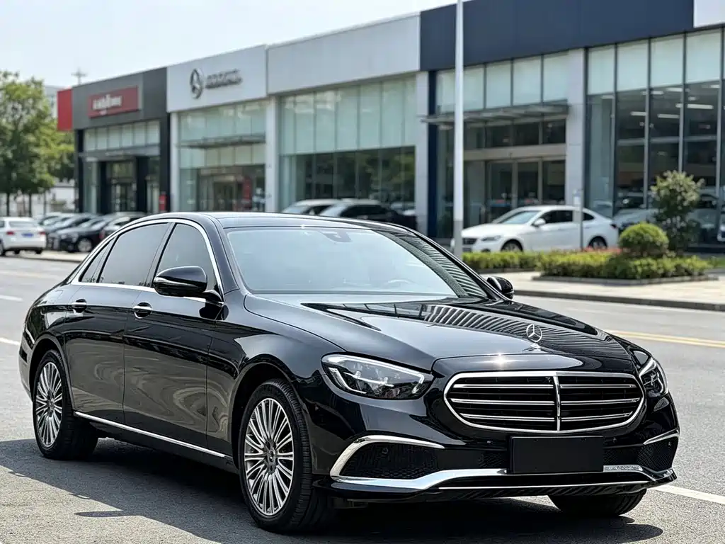 Mercedes-Benz E-Class — миниатюра 2