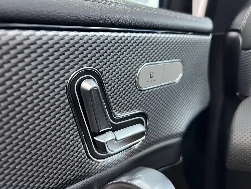 Mercedes-Benz A-Class Facelift A 180 L Sport Sedan, фото 11