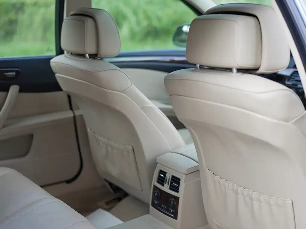 BMW 5 Series — миниатюра 15