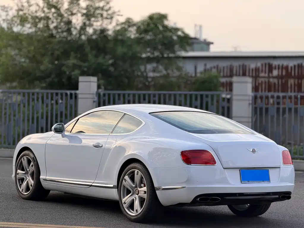 Bentley — фотографии объявления, Фото 6