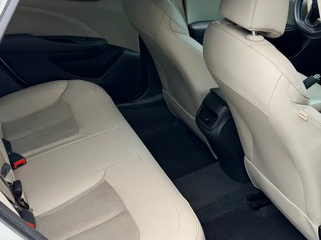 Buick Excelle — миниатюра 17