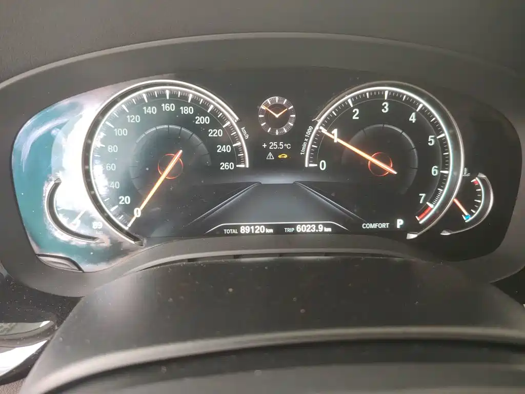 BMW 5 Series — миниатюра 4