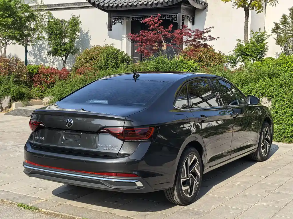 Volkswagen Sagitar 2024 300TSI DSG