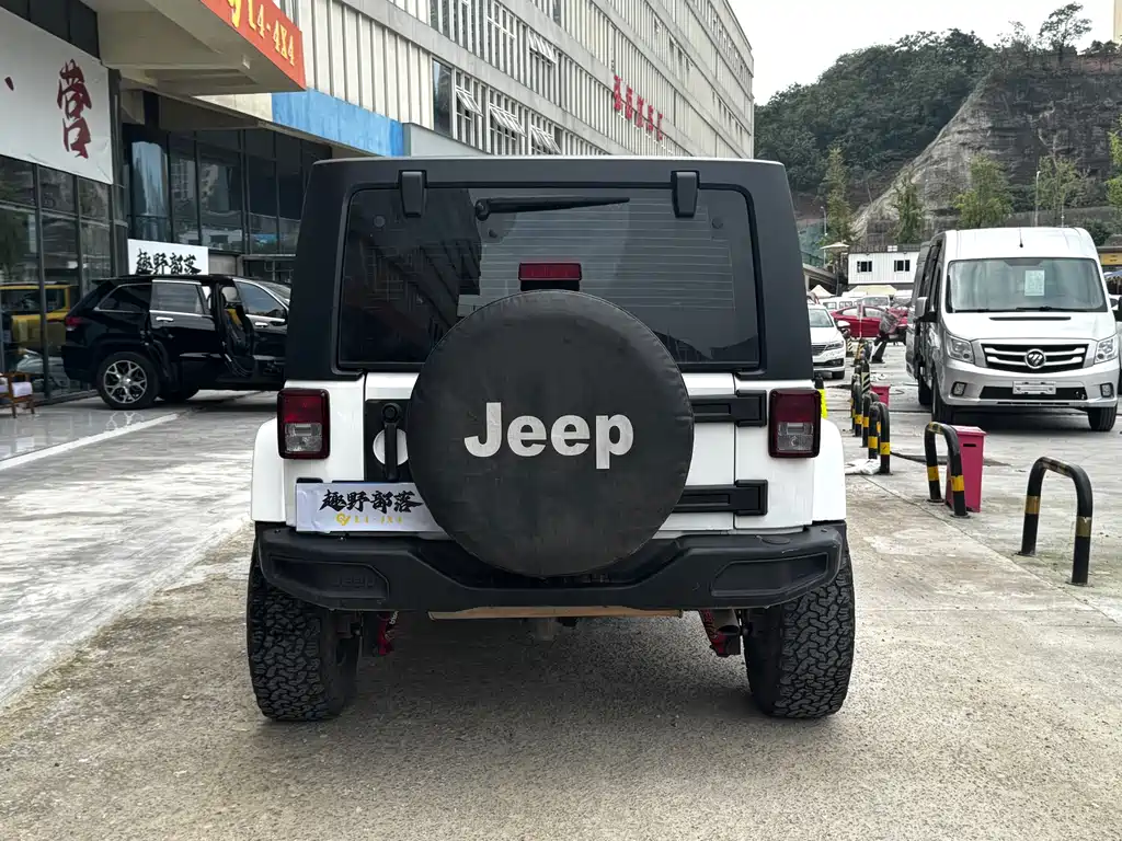 Jeep Wrangler — миниатюра 9