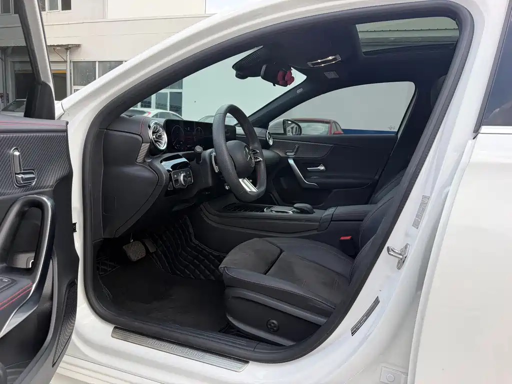 Mercedes-Benz A-Class — миниатюра 8