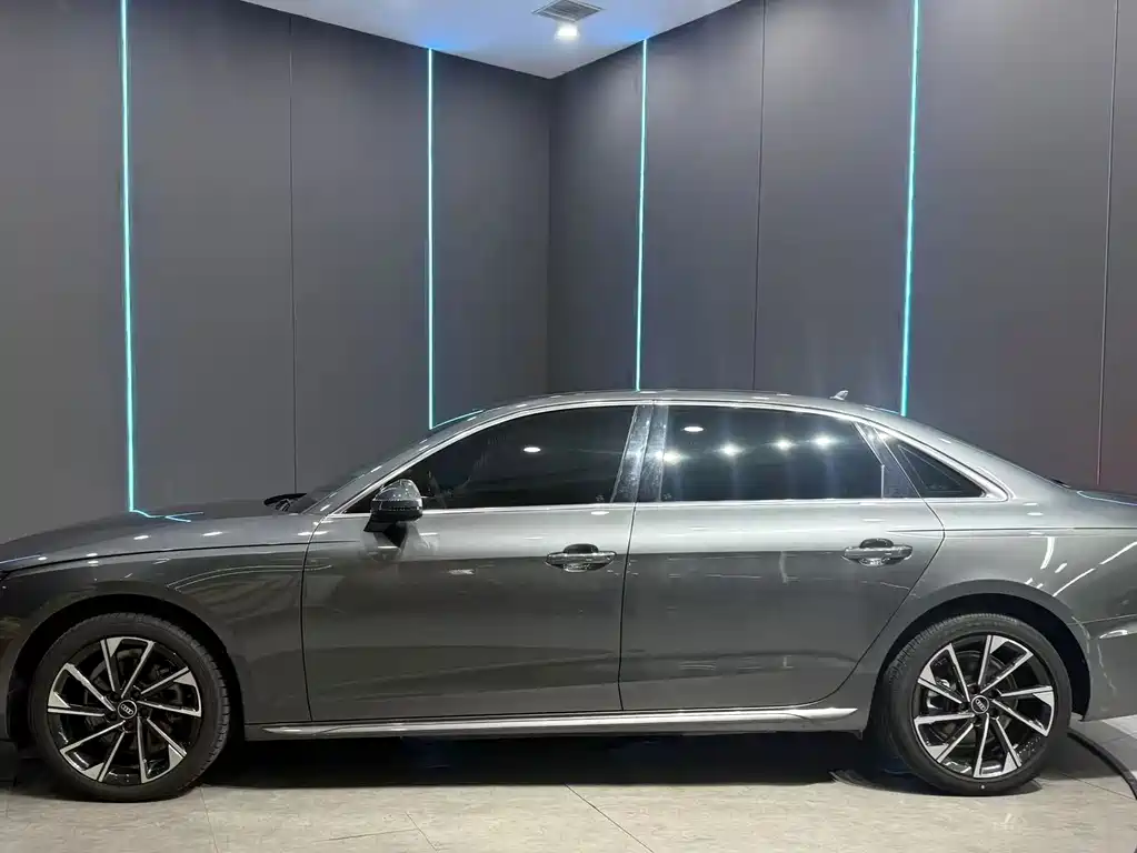 Audi A4L — миниатюра 4