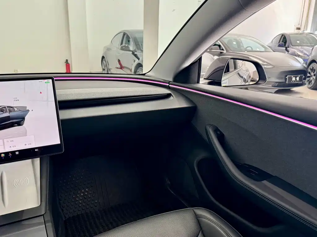 Tesla Model 3 — миниатюра 12