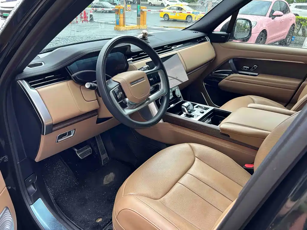 Land Rover Range Rover 2023 3.0 L6 400PS мест Long Wheelbase