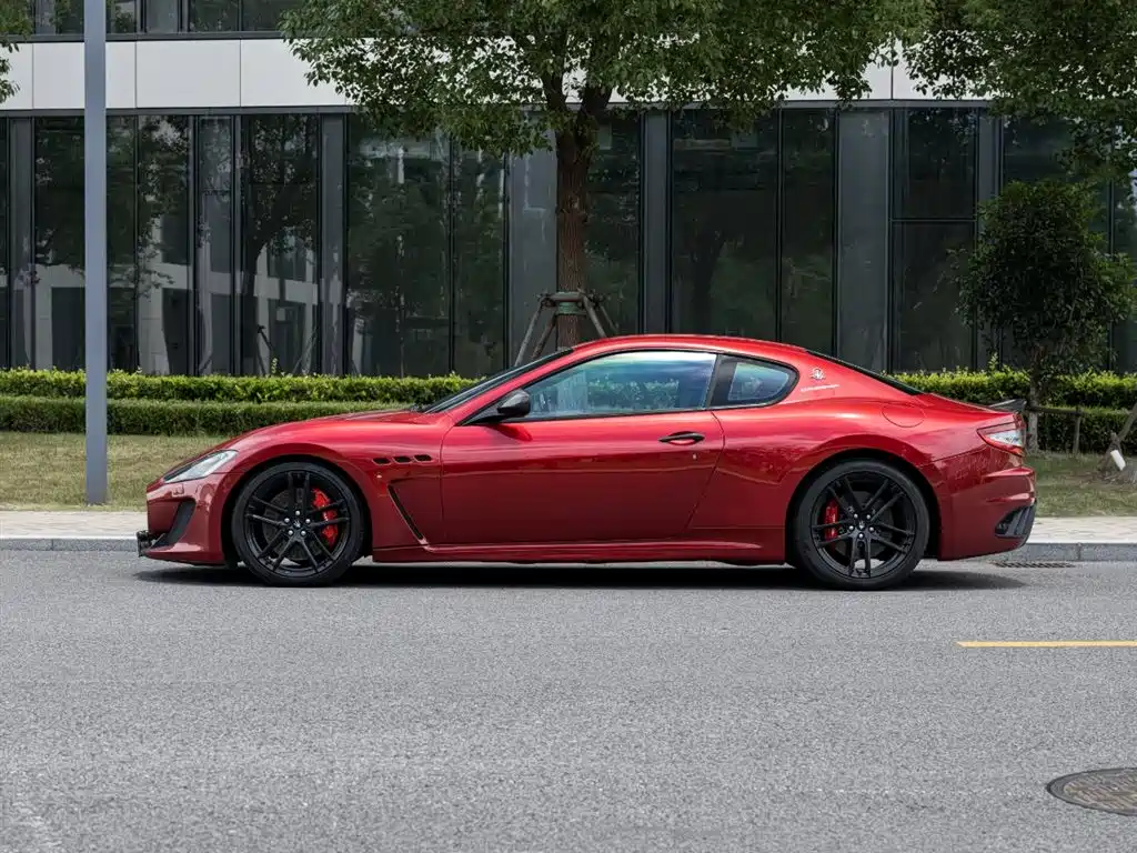 Maserati GranTurismo 2012 4.7L MC Stradale