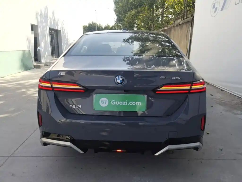 BMW i5 — миниатюра 6