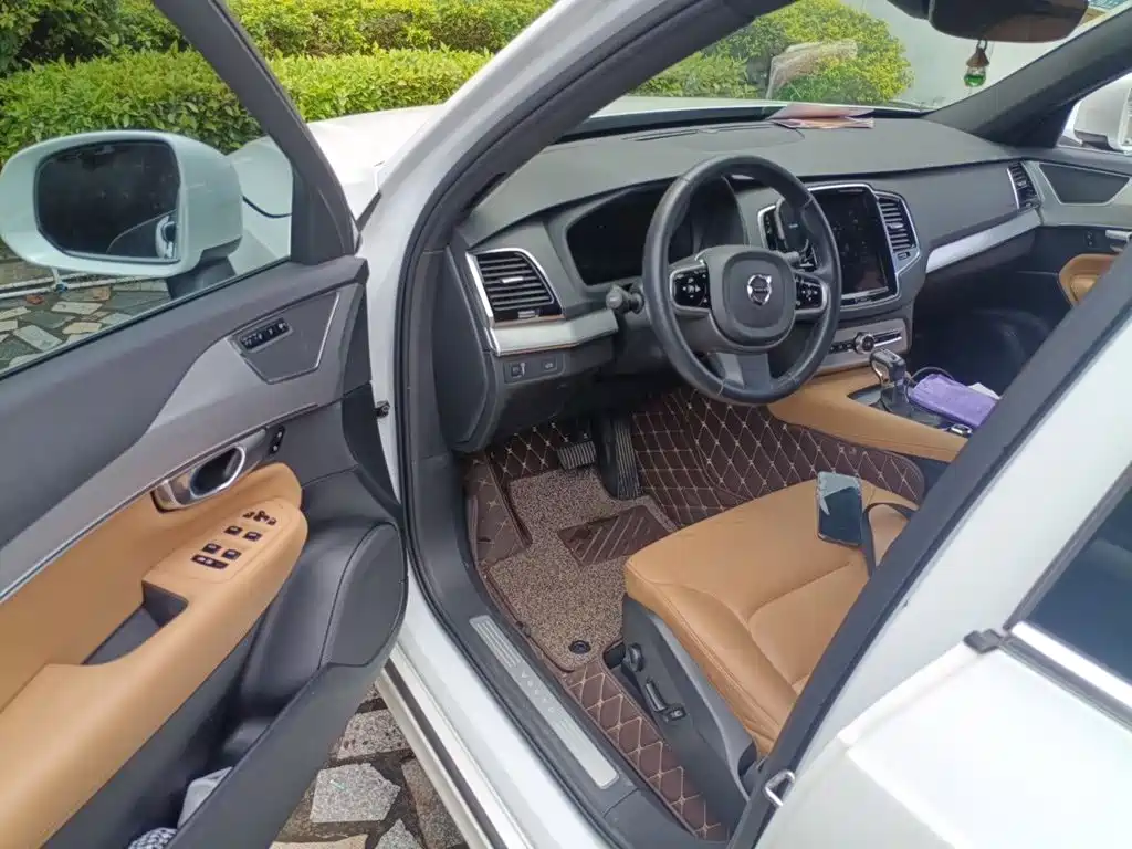 Volvo XC90 — миниатюра 17