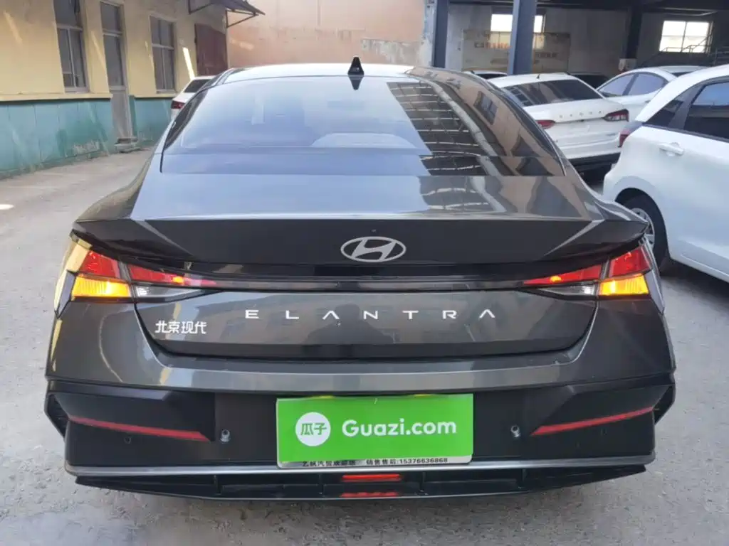 Hyundai Elantra — миниатюра 6