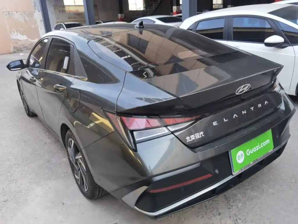 Hyundai Elantra — миниатюра 5