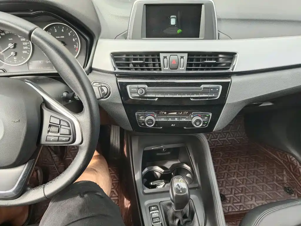 BMW X1 — миниатюра 14