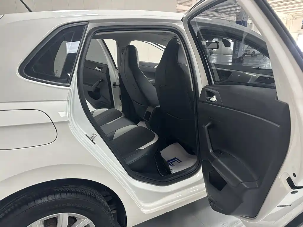Volkswagen Polo — миниатюра 14