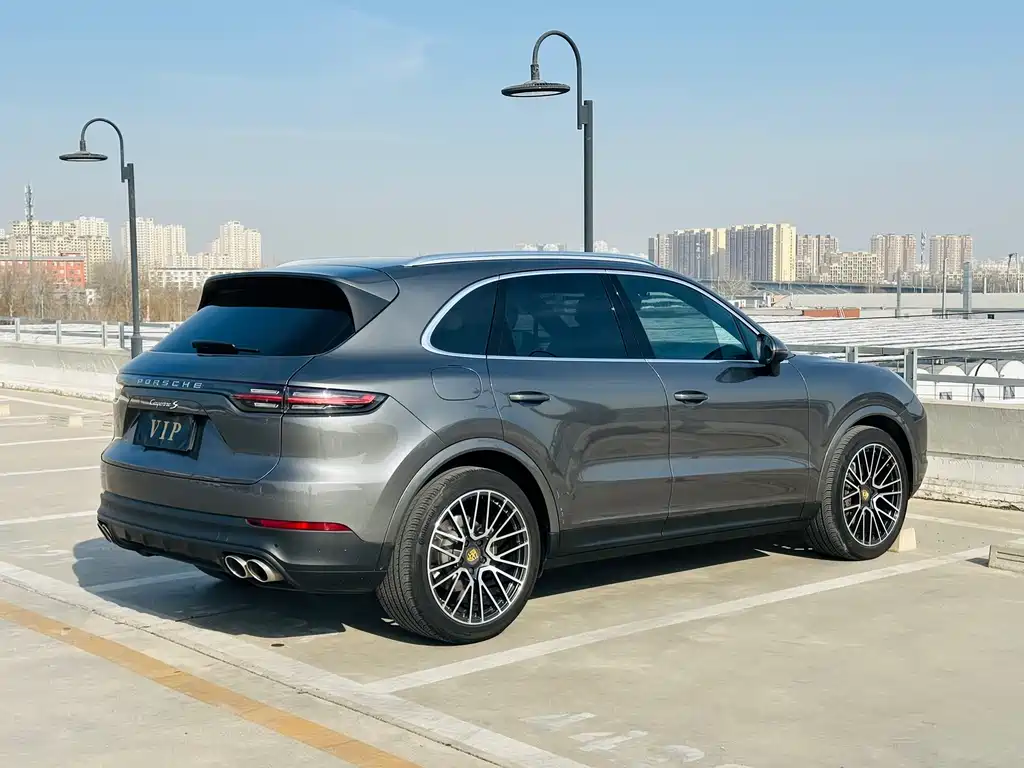 PORSCHE CAYENNE