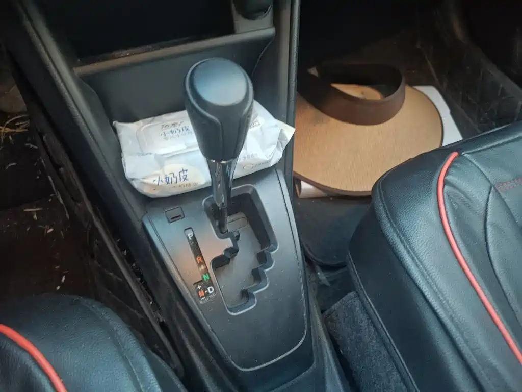 Toyota Yaris L — миниатюра 10