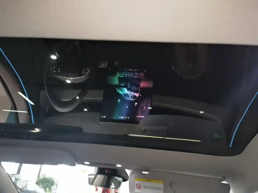 Tesla Model 3 — миниатюра 18