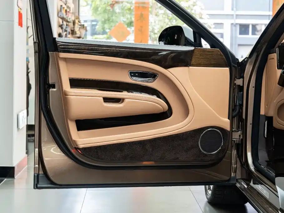 Bentley Mulsanne — миниатюра 10