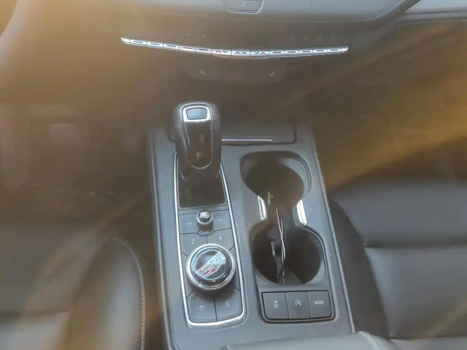 Cadillac XT4 — миниатюра 16