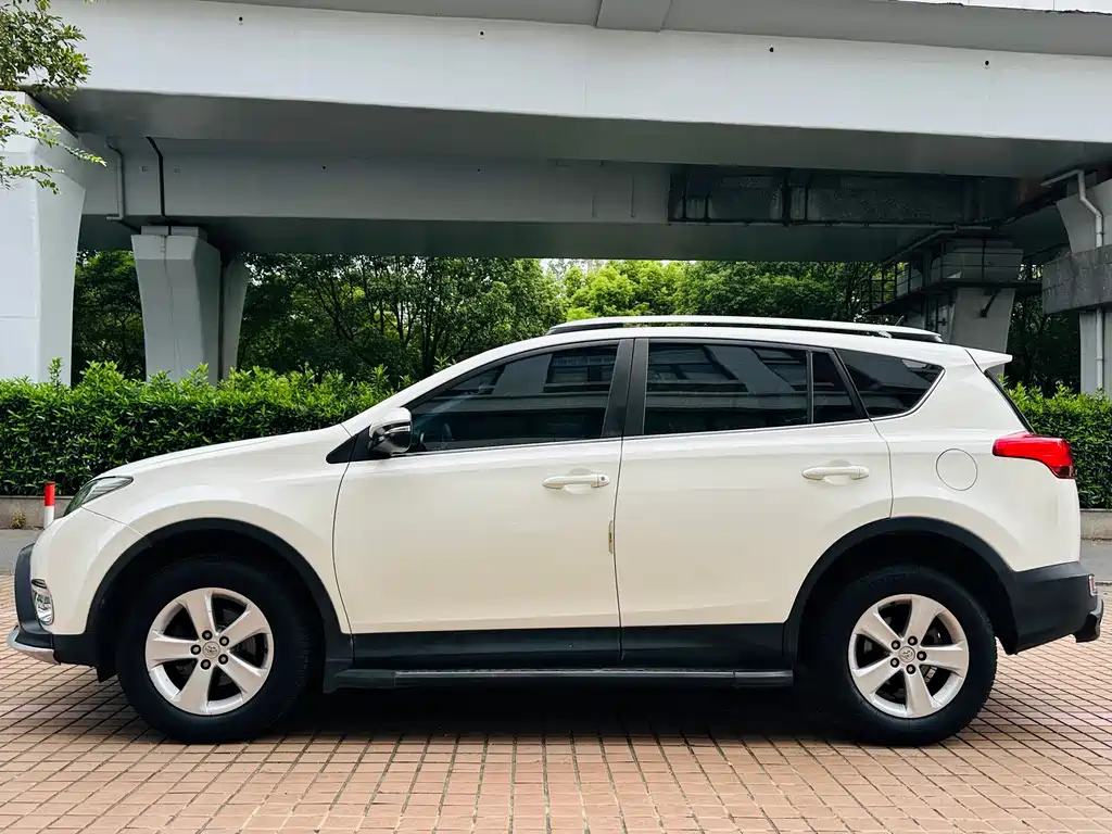 Toyota RAV4 — миниатюра 20
