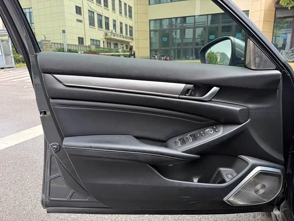 Honda Accord — миниатюра 7