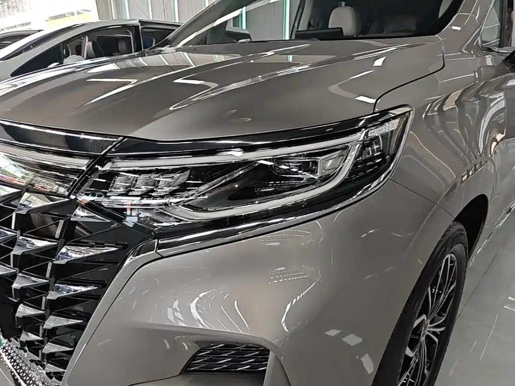 Roewe iMAX8 New Energy — миниатюра 24