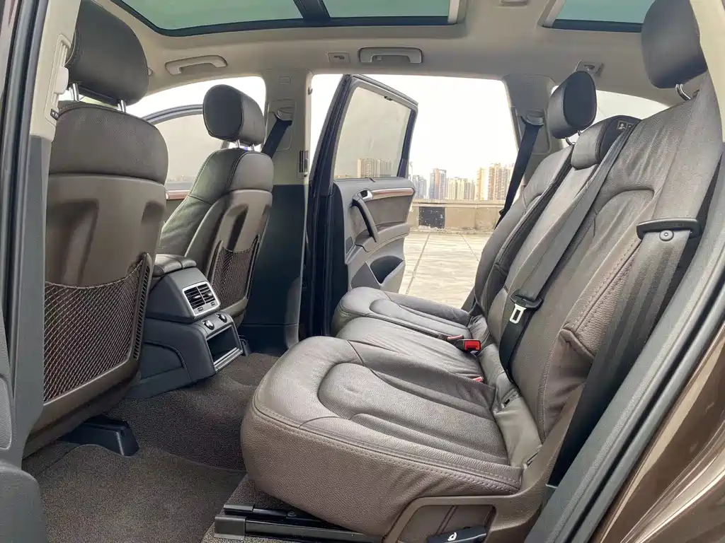 Audi Q7 — миниатюра 11