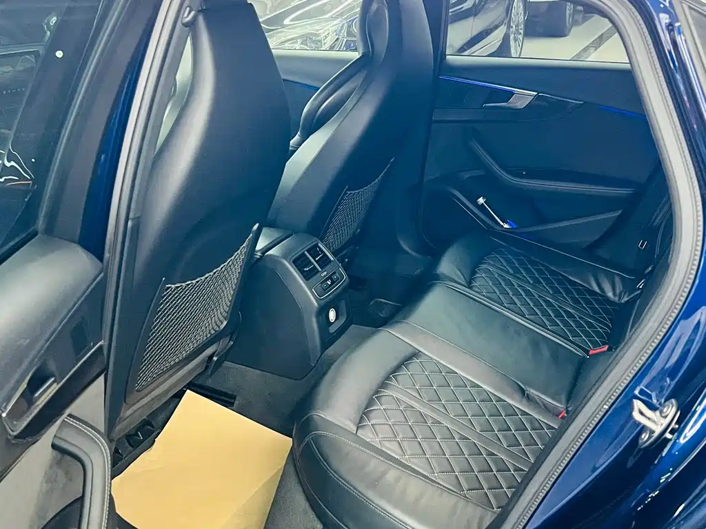 Audi S4 — миниатюра 10