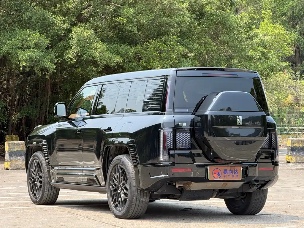Yangwang U8 2023 Luxury