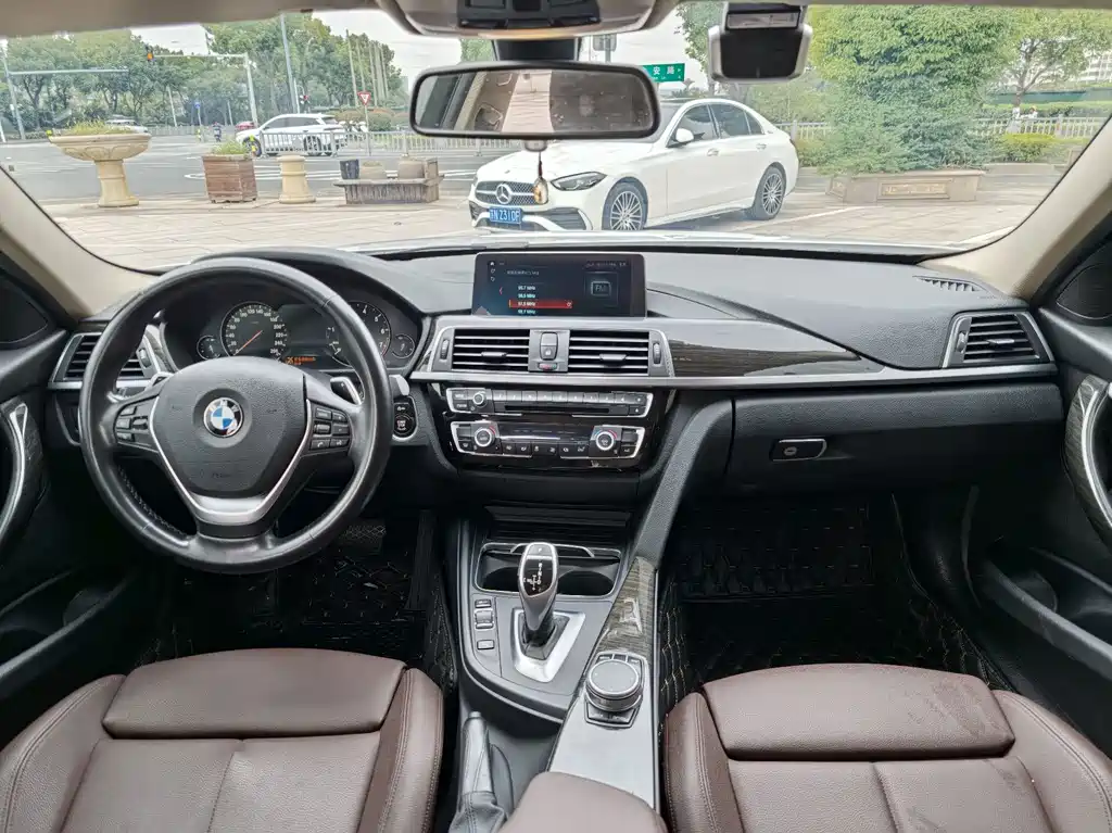 BMW 3 Series — миниатюра 9