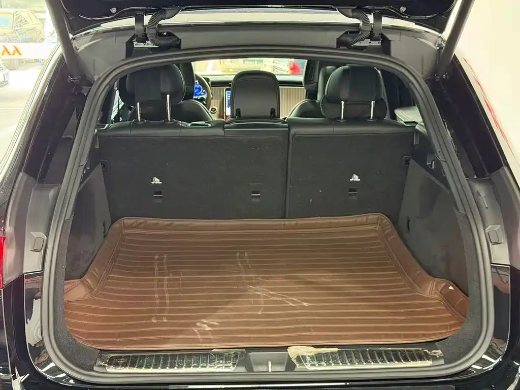 Mercedes-Benz EQE SUV — миниатюра 19