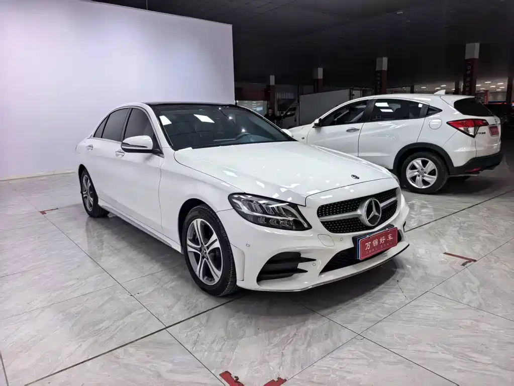 Mercedes-Benz C-Class — миниатюра 2